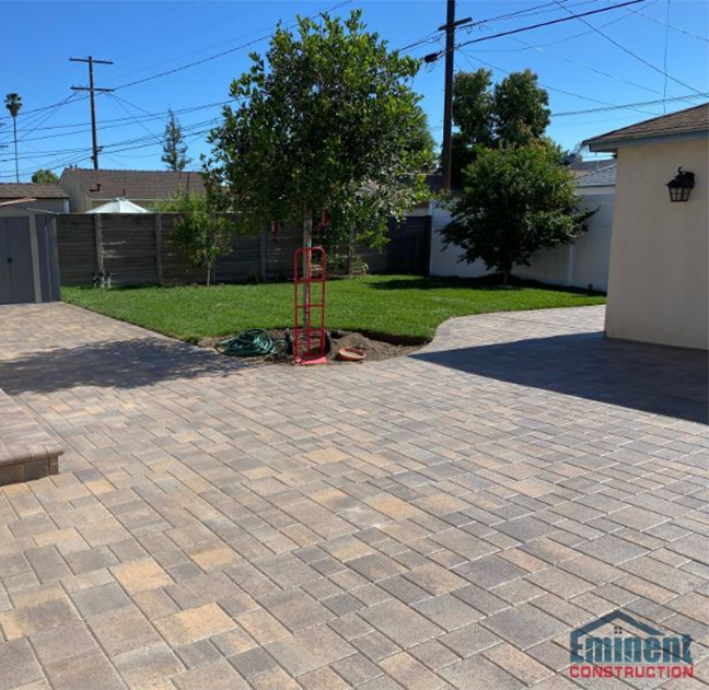 Reseda patio with interlocking pavers